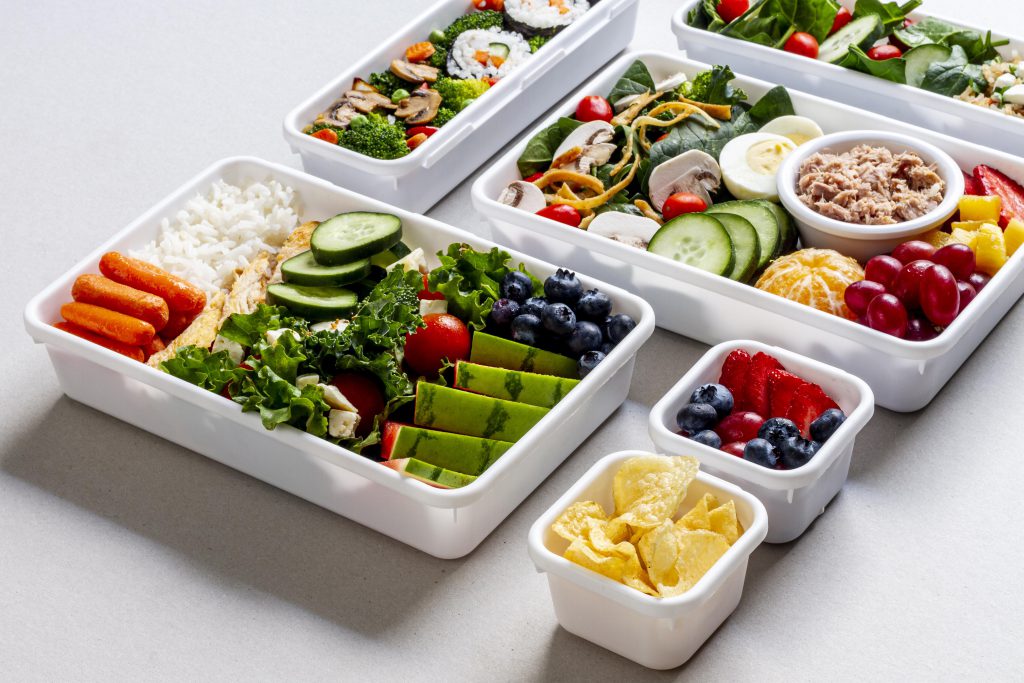 dieta pudełkowa vege, spróbuj kolorowych i świeżych dań pełnych warzyw i owoców