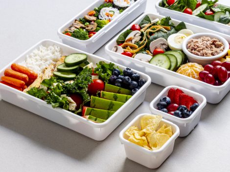 dieta pudełkowa vege, spróbuj kolorowych i świeżych dań pełnych warzyw i owoców